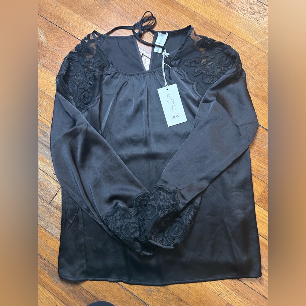 Joie NWT Romantic Black Sheer Shoulder Embroidered Blouse Women’s M Keyhole Tie